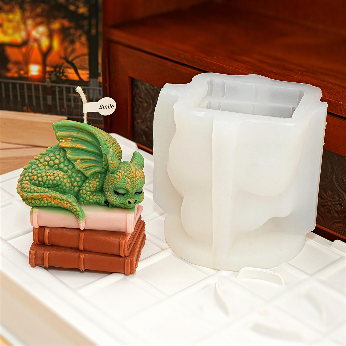 Cute Sleeping Dragon Candle Mo - Soap Making Book avaliação e preço